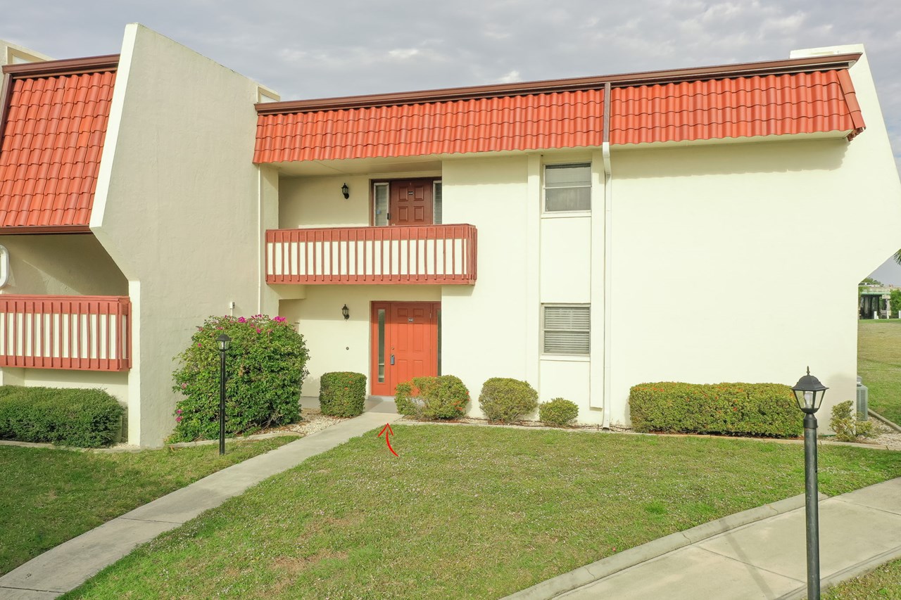 ground floor 2 bed/2 bath condo